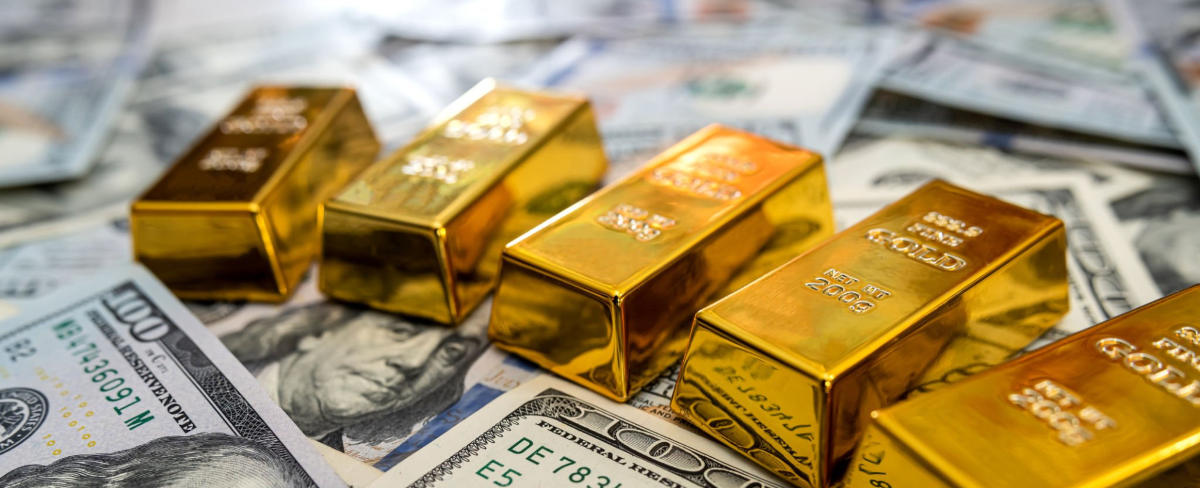 XAU/USD faces pressure from rising US Dollar strength. Discover how Trump's campaign, Fed rate cut speculation, and key support levels are influencing gold's trajectory in our latest market report.