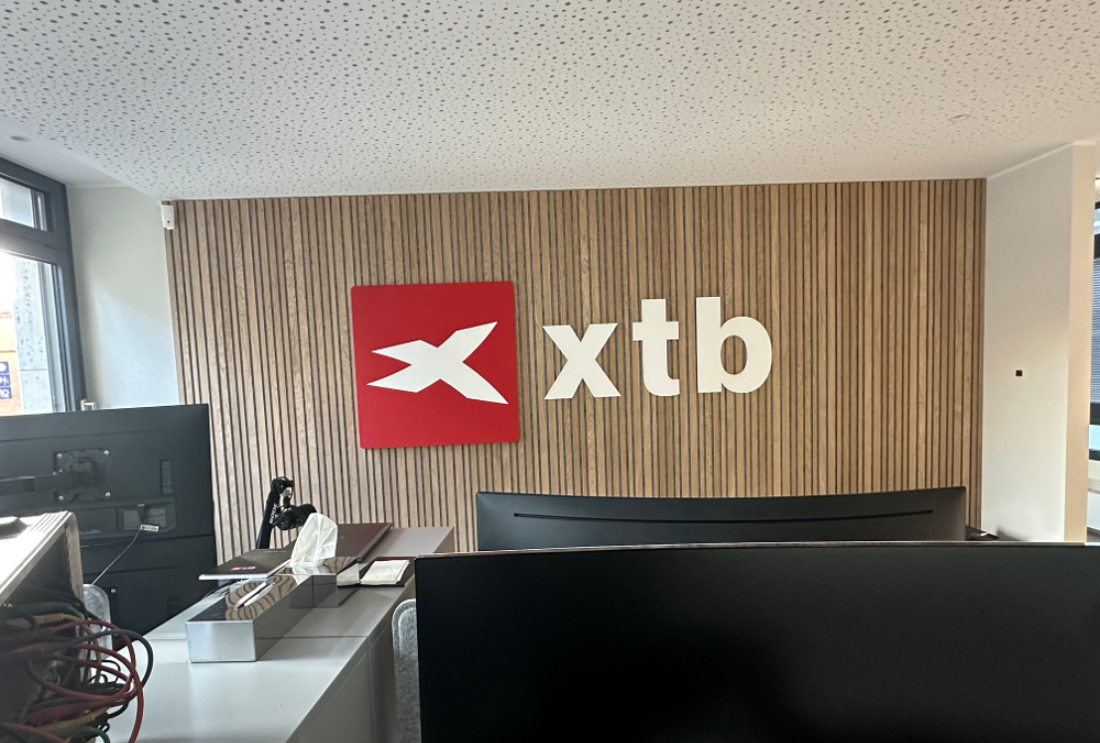 XTB announces continued operations in Spain despite new CFD marketing restrictions, as shares tumble 7% on Warsaw Stock Exchange.